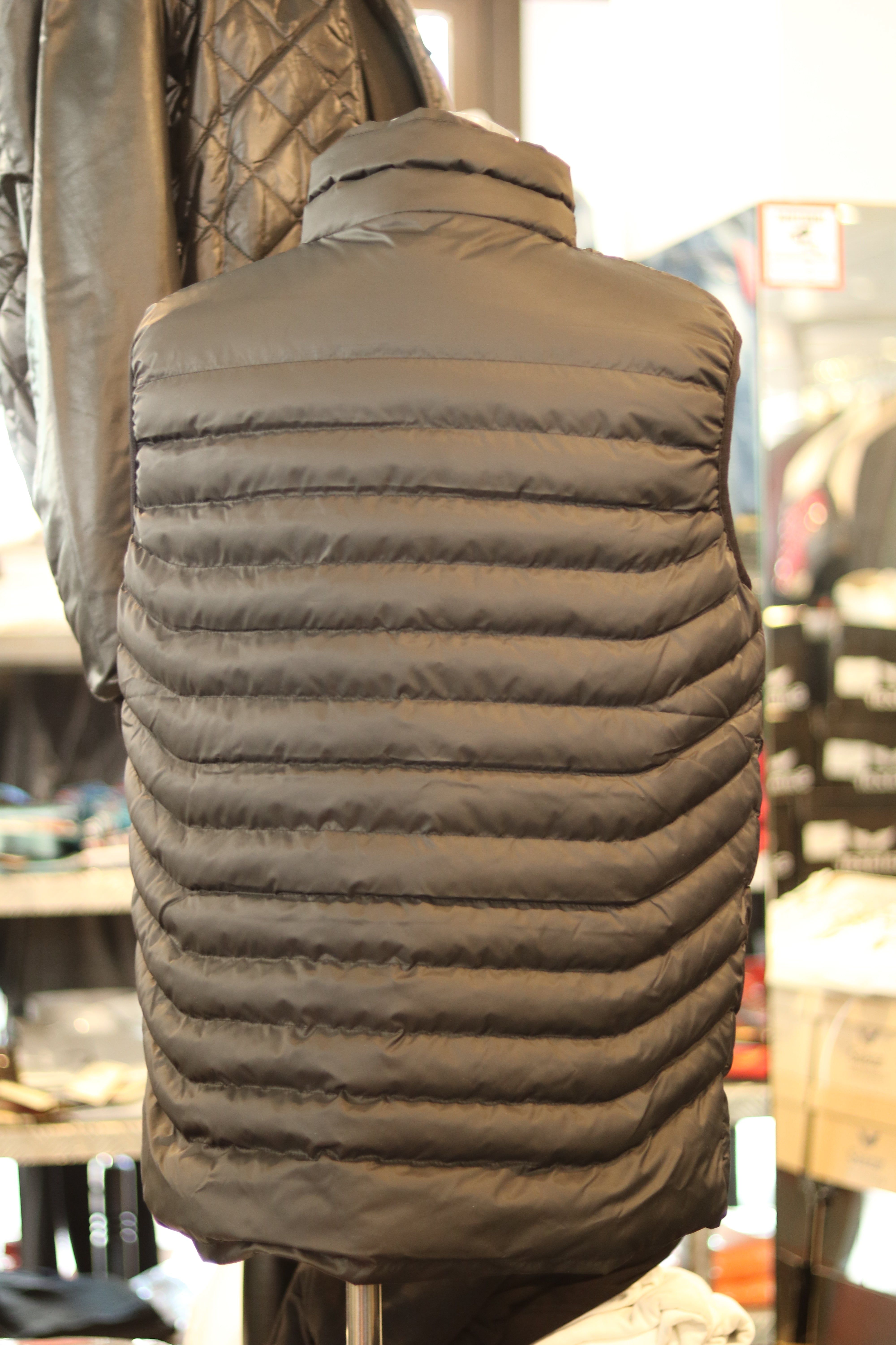 Icon Puffer Vest – Modern and Versatile