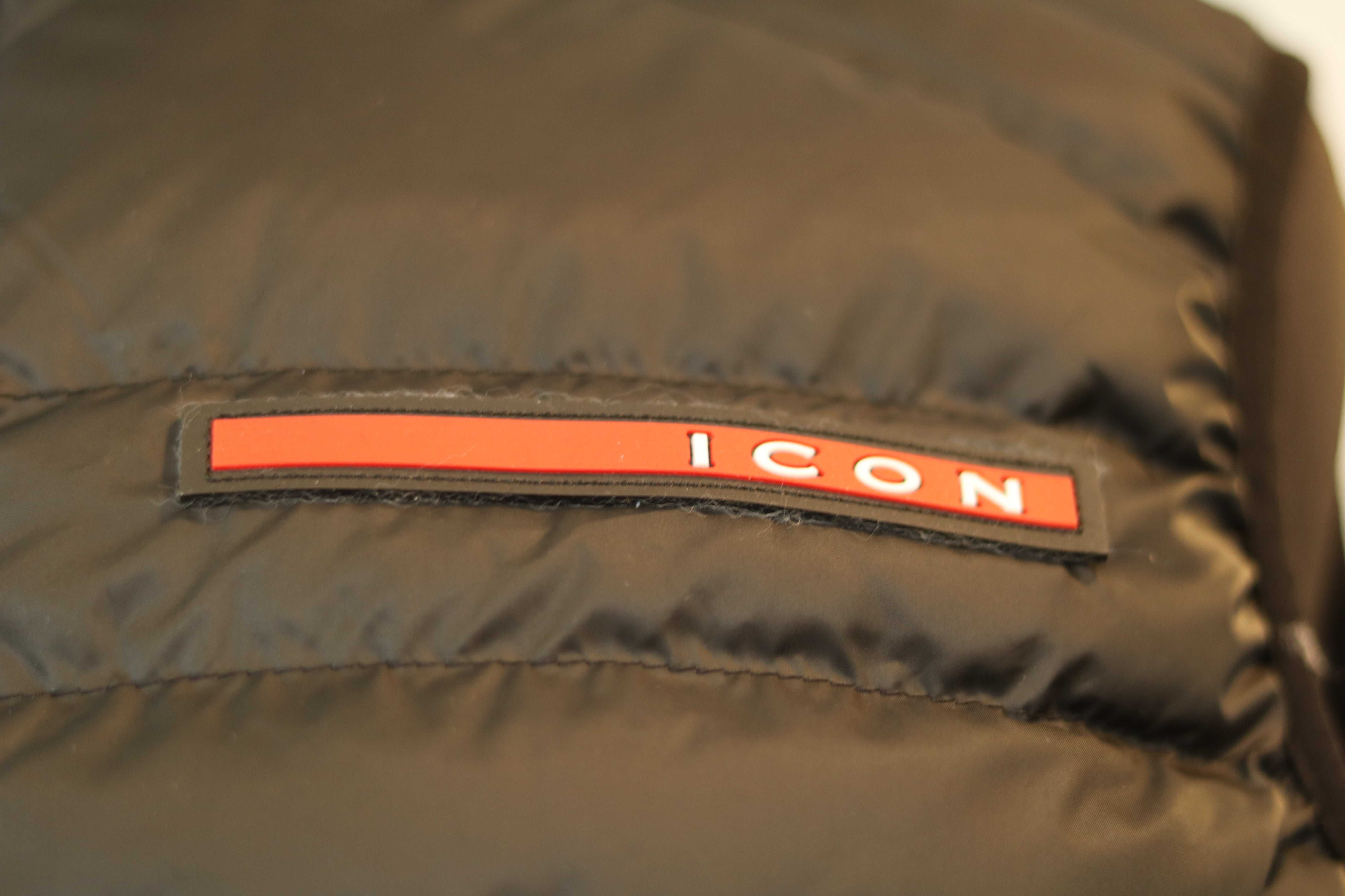 Icon Puffer Vest – Modern and Versatile