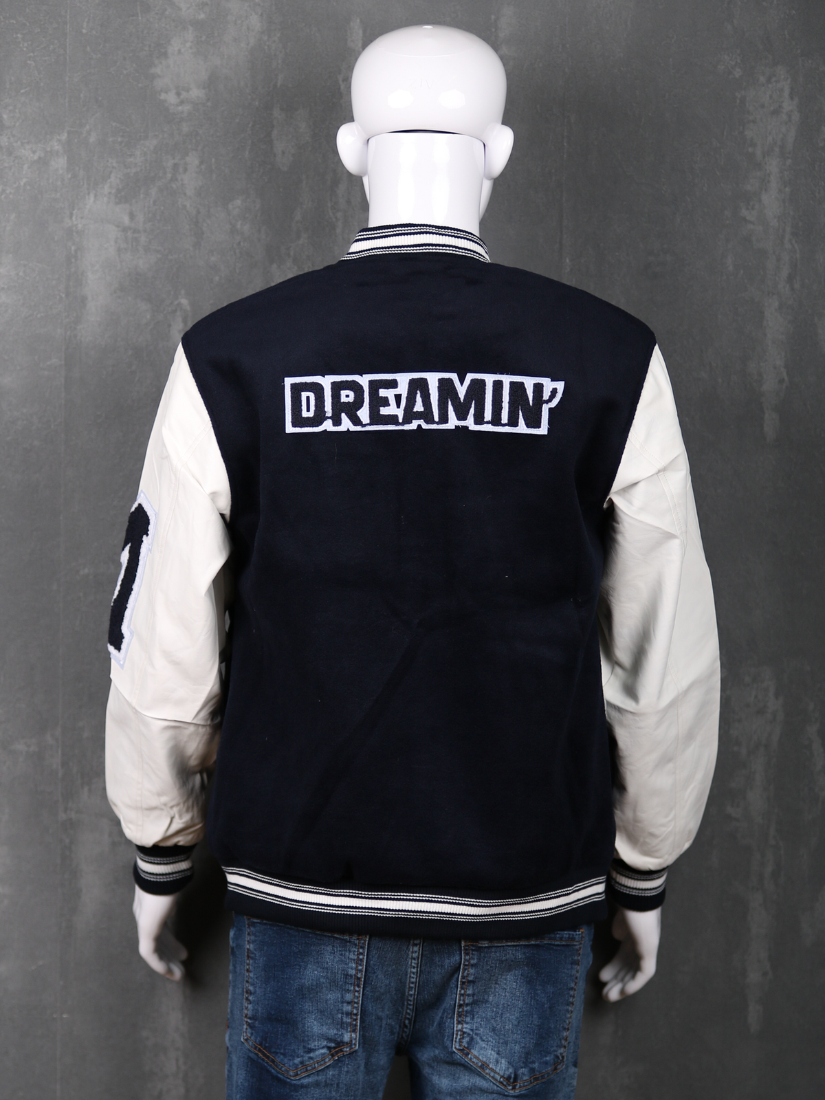 Jacke Frilivin – Dreamin Varsity